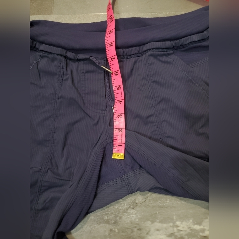 Vintage Lululemon Dance Studio Crop Pants. Stripes. 26". Cadet Blue. Size 8. - Picture 9 of 11